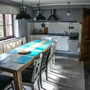 https://wrzosowa-25.szklarskaporebahotels.net
